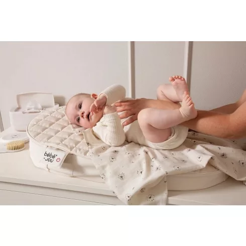 Bébé-Jou Fűthető Hullám Steppelt Pelenkázólap -  Quilted Waves - Krémfehér