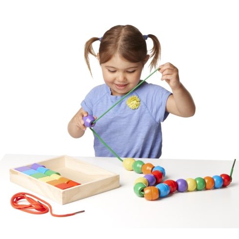 Melissa & Doug Fa készségfejlesztő játék, Első fűzős játékom - 544