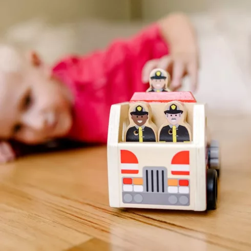 Melissa & Doug Fa járművek - Létrás tűzoltóautó