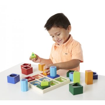   Melissa & Doug Fa készségfejlesztő játék, 3D Formaegyeztető