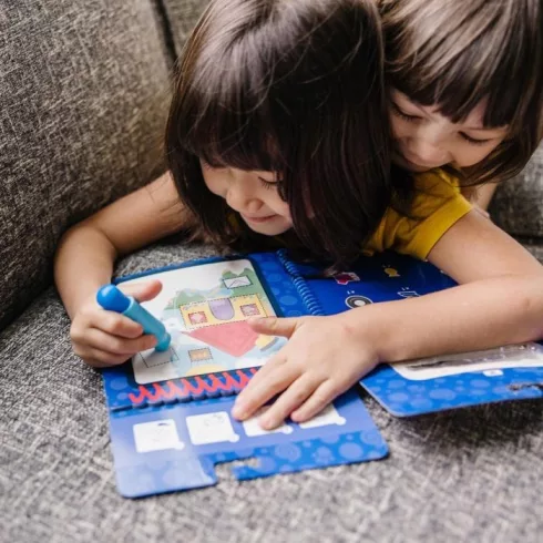 Melissa & Doug Kreatív játék, Rajzolás vízzel - Azúrkék nyomatok és te - Formák