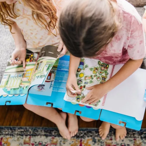 Melissa & Doug KREATÍV JÁTÉK, ÚJRAHASZNÁLHATÓ MATRICA FÜZET, MANCS ŐRJÁRAT - KÜLDETÉSEK