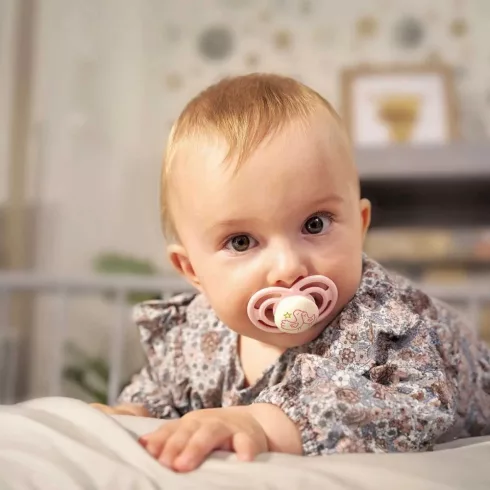 Mam Perfect Night szilikon nyugtató cumi 6+ hó - Púder Szív