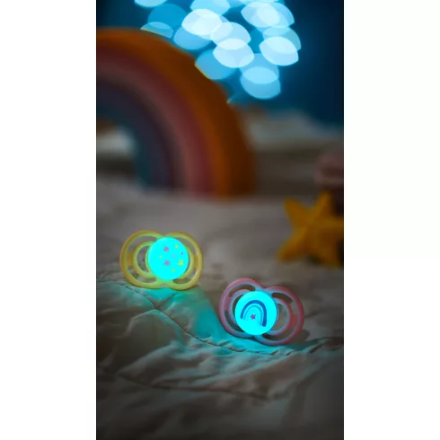 Mam Perfect Night szilikon nyugtató cumi 6+ hó - Púder Szív