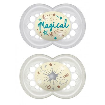   MAM Night szilikon altatócumi 6 hónapos kortól, 2db - Szürke Magical / Krém Bolygós 