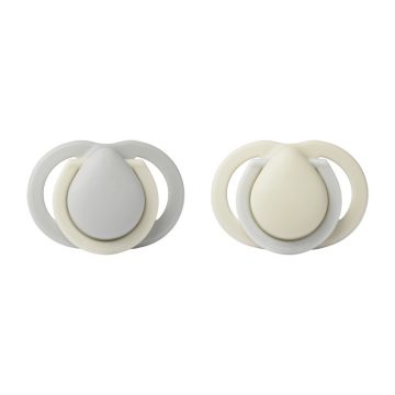   Tommee Tippee Newborn Újszülött szilikon cumi 0-2 hó 2 db - Szürke/Bézs