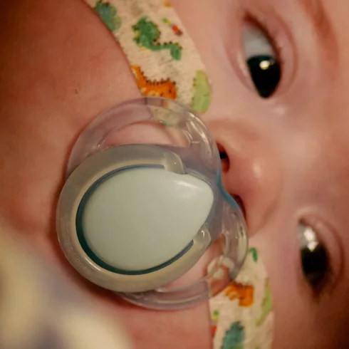Tommee Tippee Nighttime Éjszakai nyugtatócumi 0–6 hó (2 db) - Kék