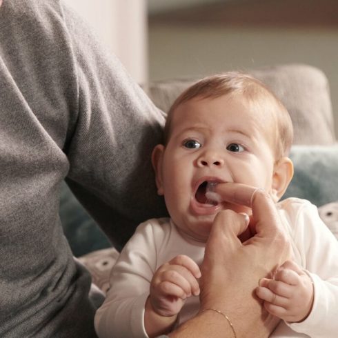 Chicco Oral Gel Set - Ínytisztító gél szett ujjfogkefével és tartótokkal