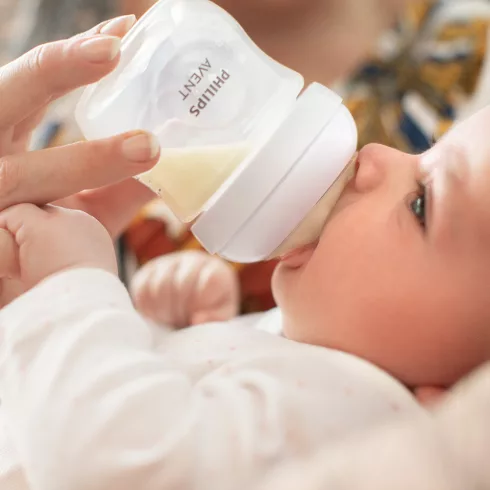 Philips AVENT Natural Response cumisüveg 125 ml, 0hó+