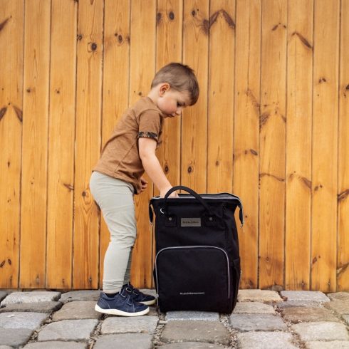 PETITE&MARS Pelenkázó hátizsák babakocsira Jack - Catchthemoment sorozat  Just Black