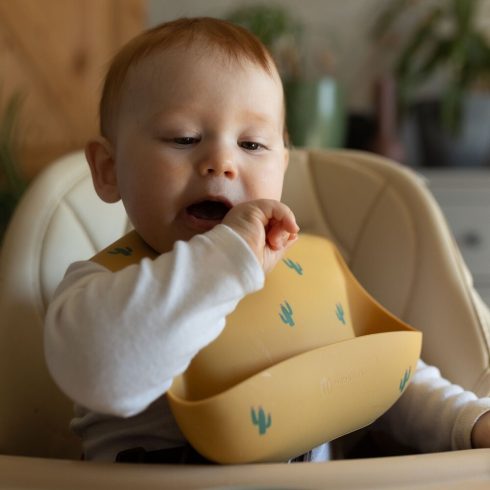 PETITE&MARS Szilikon előke Take&Match Desert Sand 6m+