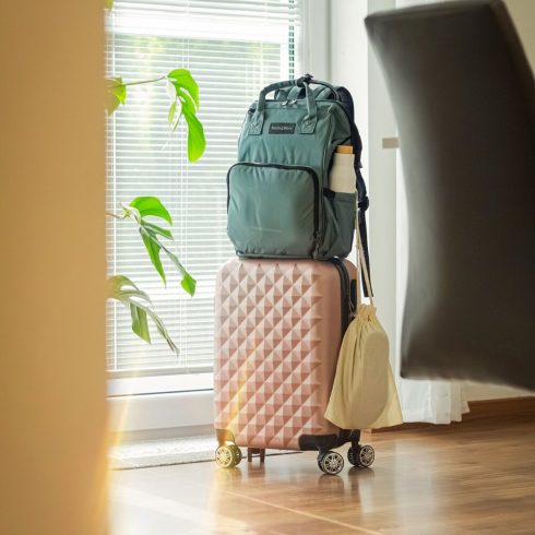 PETITE&MARS Pelenkázó hátizsák babakocsira Jack - Catchthemoment sorozat Misty Green