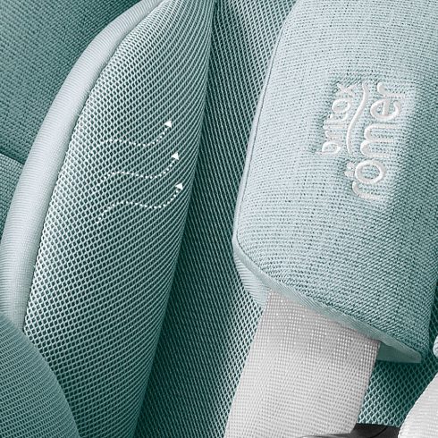 Britax Römer Dualfix Pro M Style 360° fokban forgatható autósülés 61–105 cm - Harbor Blue