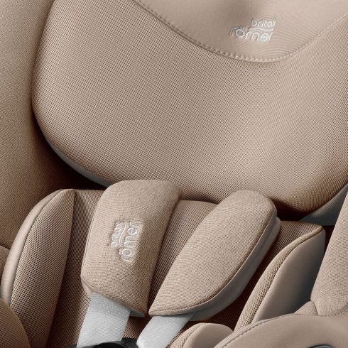 Britax Römer Dualfix Pro M Style 360° fokban forgatható autósülés 61–105 cm - Teak